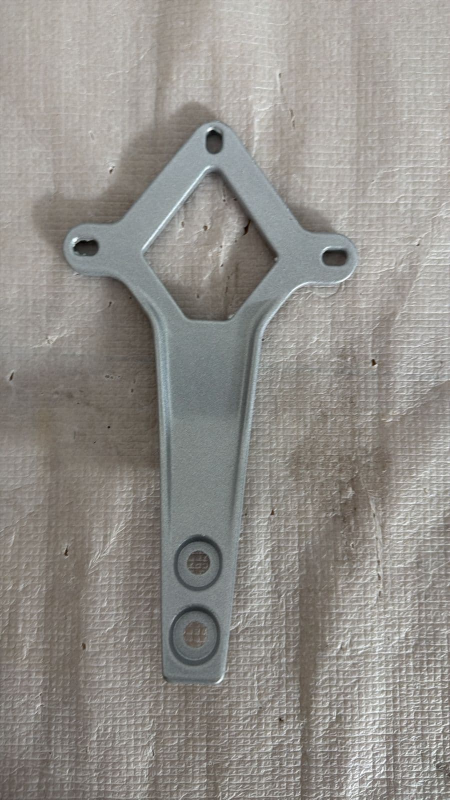 SUPORTE 3 PARAFUSOS ENCOSTO LYDIA 1 — EXGTS